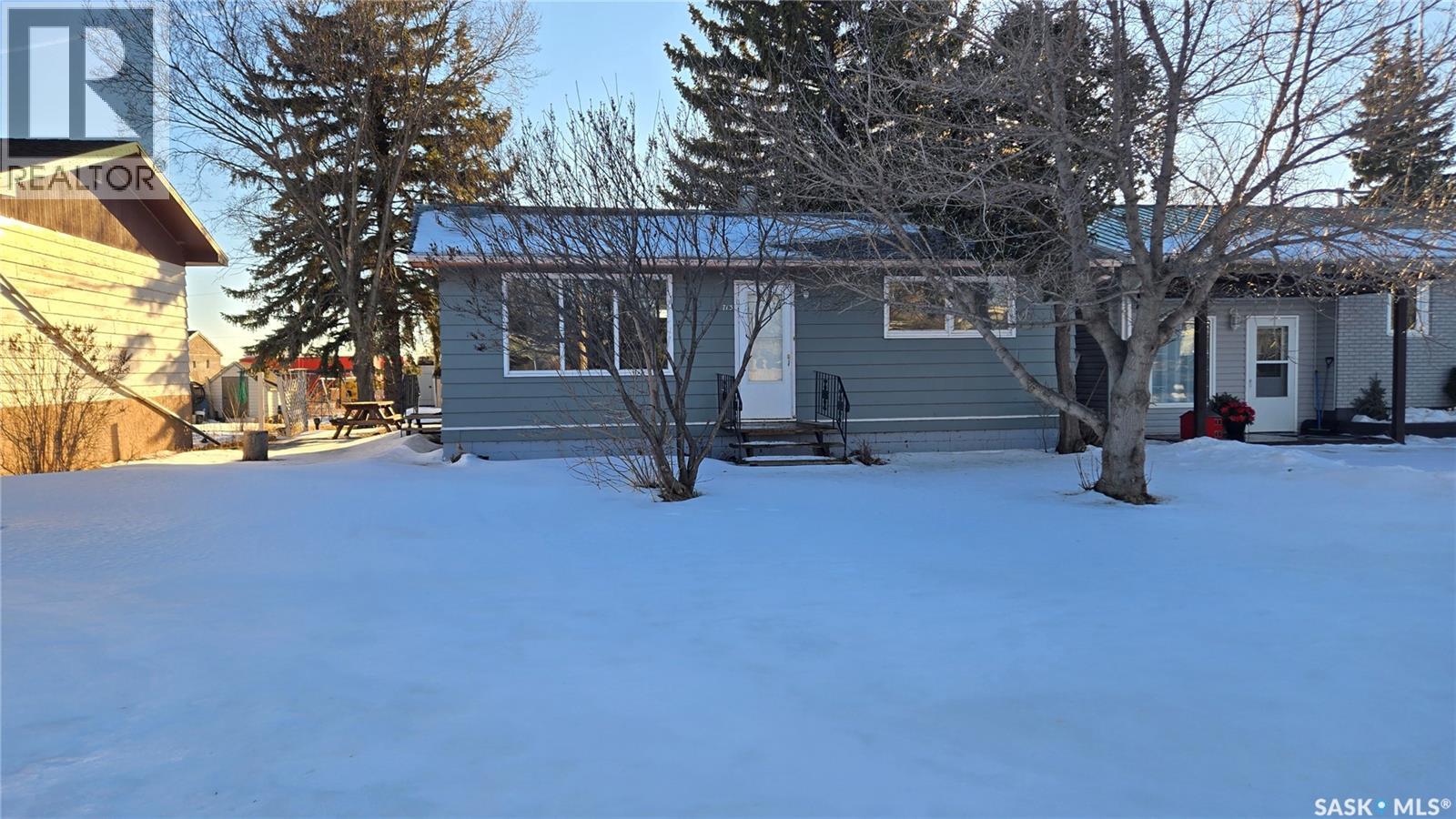 713 PROSPECT AVENUE, Oxbow, Saskatchewan