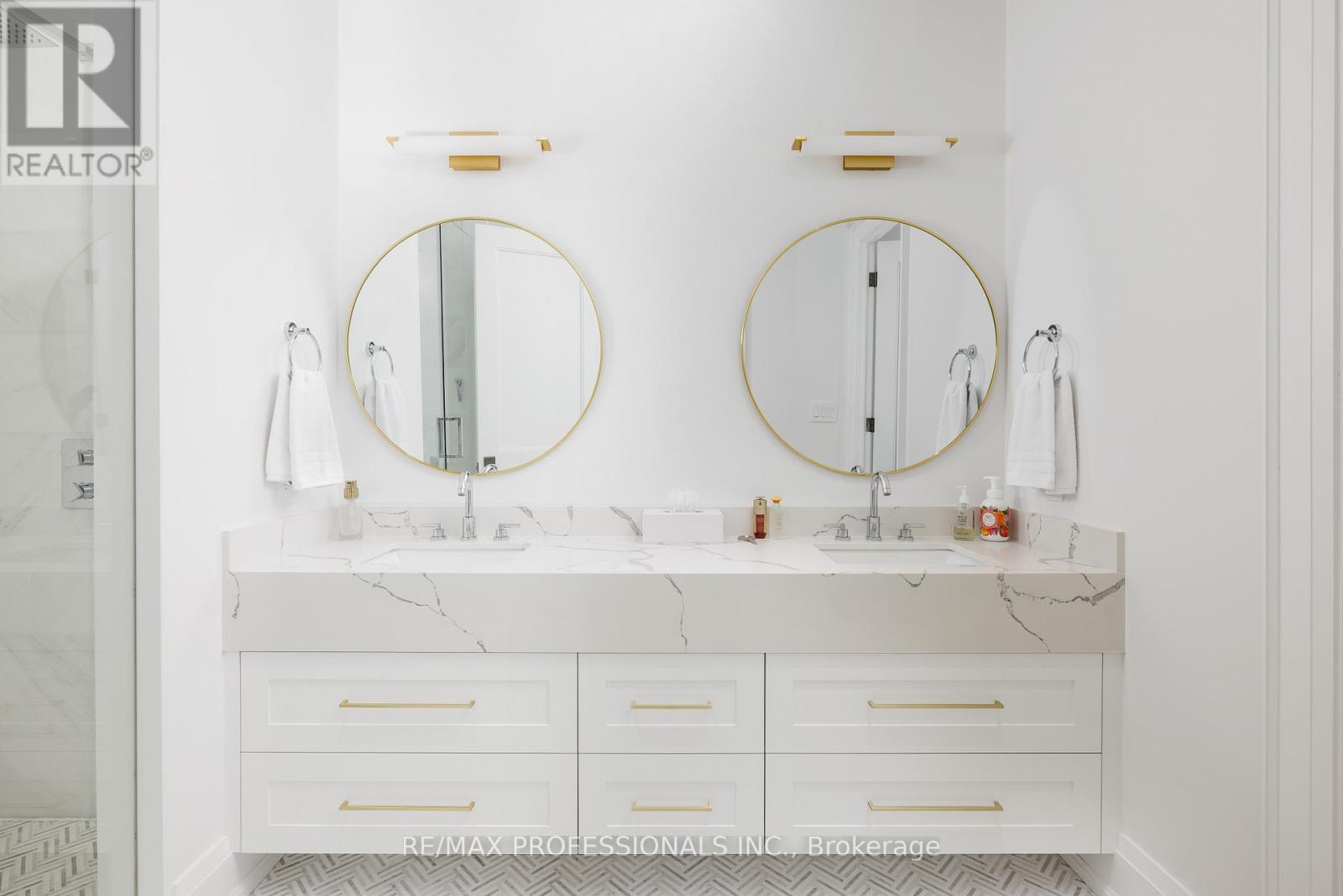 2b Fairway Road, Toronto, Ontario  M9A 5E9 - Photo 25 - W12833592