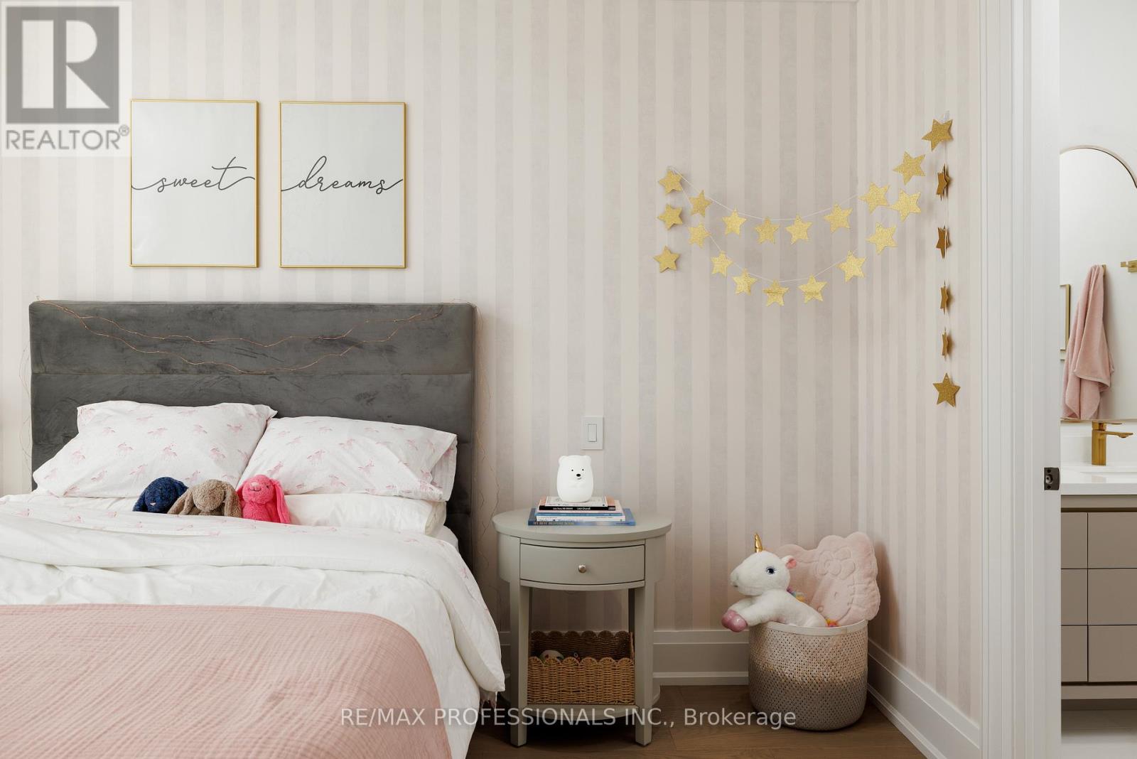 2b Fairway Road, Toronto, Ontario  M9A 5E9 - Photo 35 - W12833592