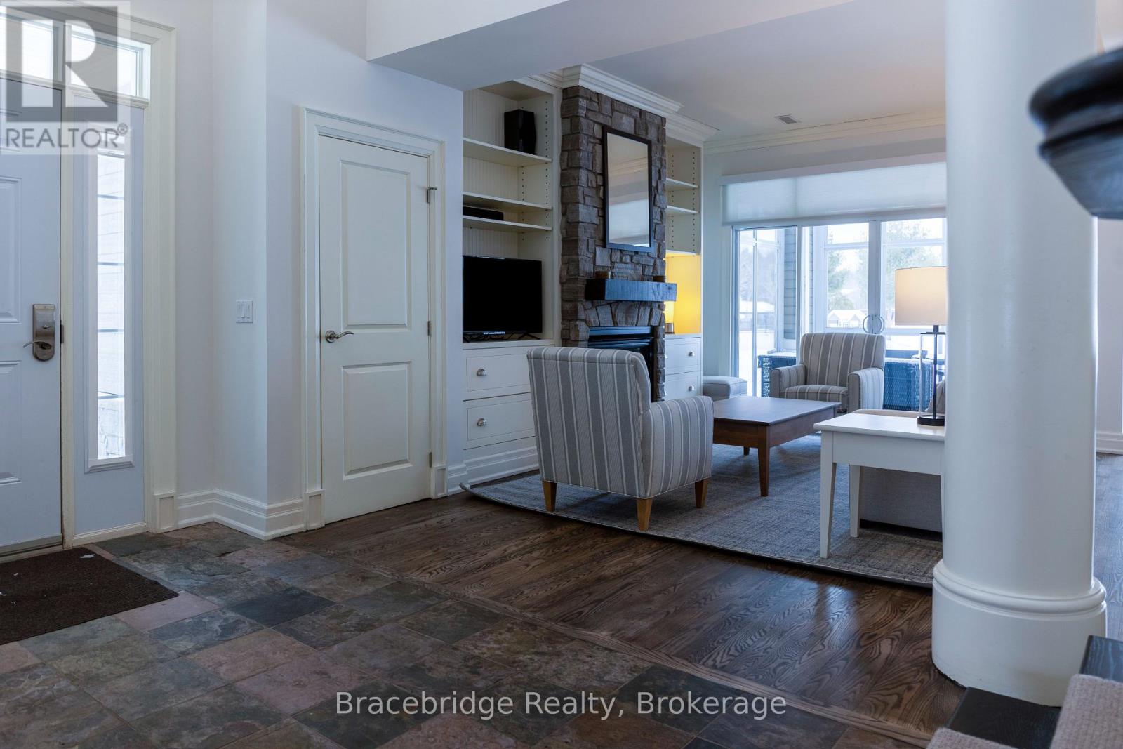 G104-D2 - 1869 Muskoka Road 118 Highway W, Muskoka Lakes (Monck (Muskoka Lakes)), Ontario  P1L 1W8 - Photo 8 - X12857606