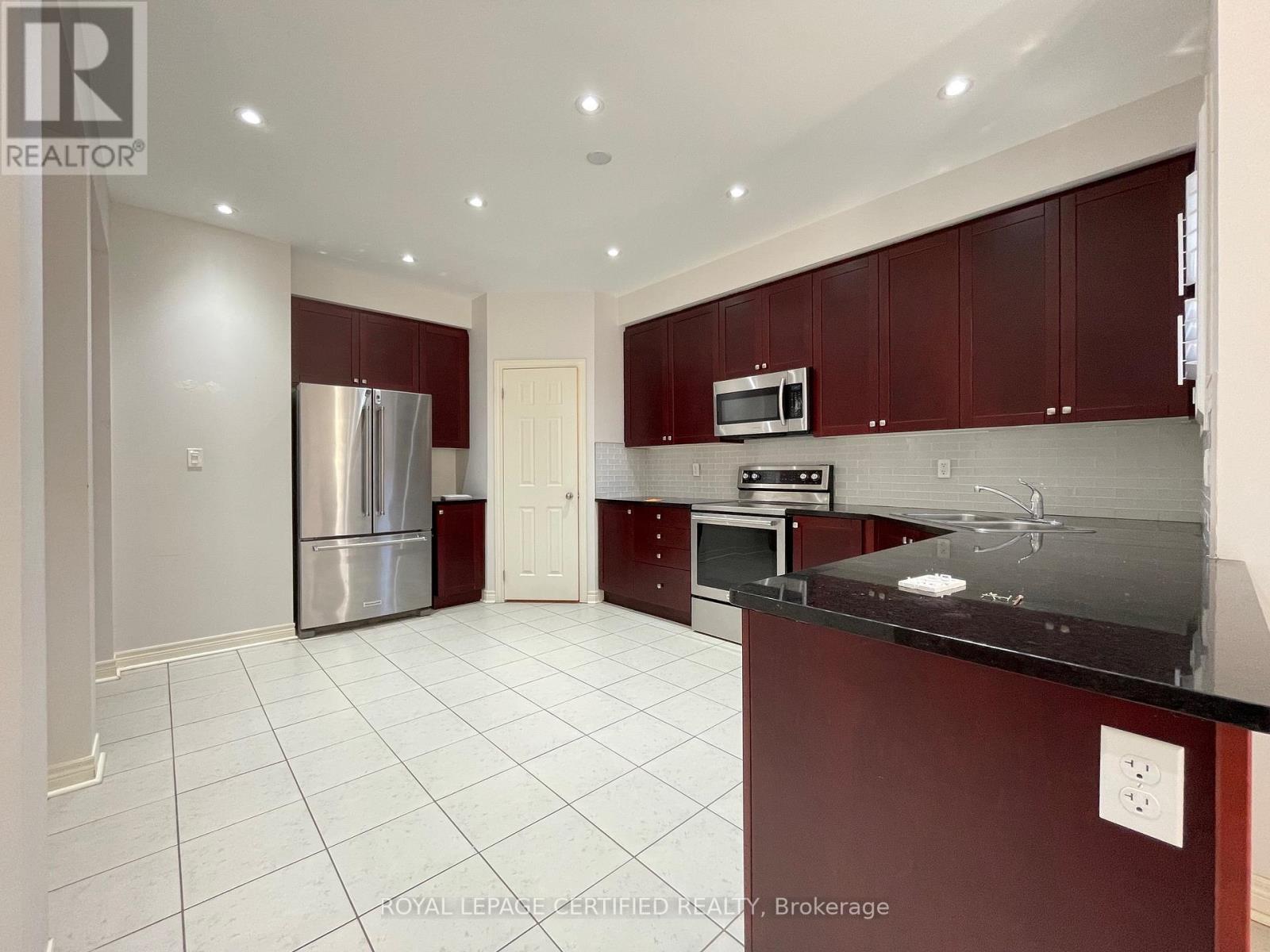 656 Mockridge Terr Terrace, Milton, Ontario  L9T 8V7 - Photo 11 - W12857598