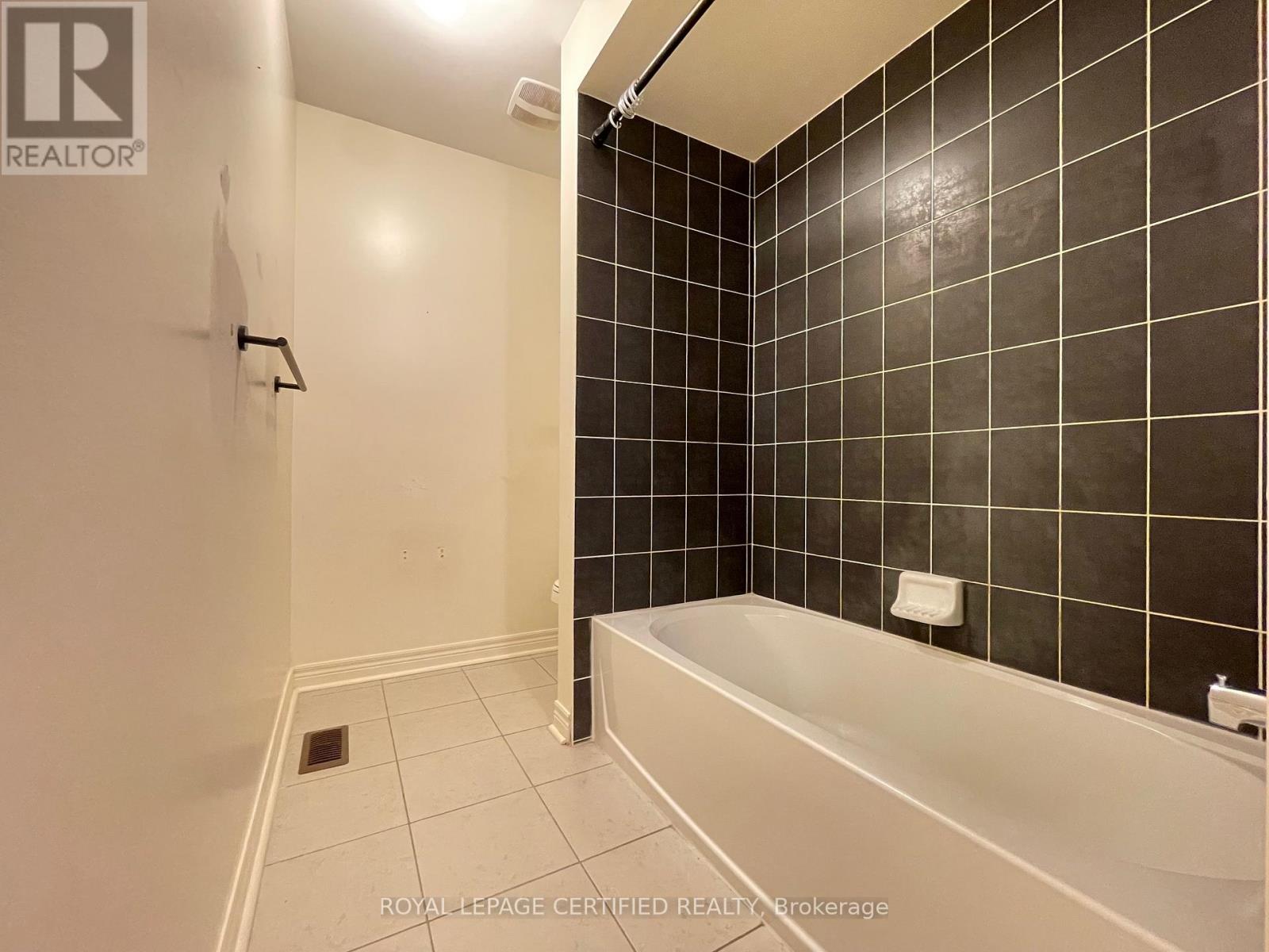 656 Mockridge Terr Terrace, Milton, Ontario  L9T 8V7 - Photo 35 - W12857598