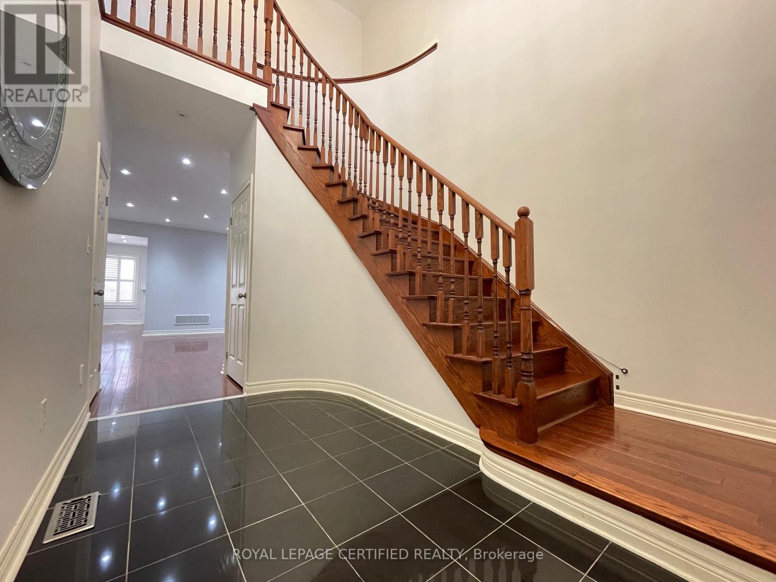 656 Mockridge Terr Terrace, Milton, Ontario  L9T 8V7 - Photo 6 - W12857598