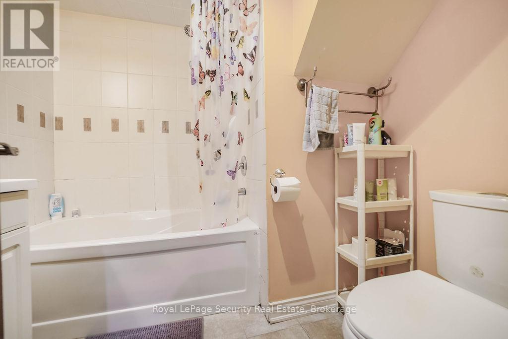 Lower - 1 Norcross Road, Toronto, Ontario  M3H 2R3 - Photo 11 - C12845602