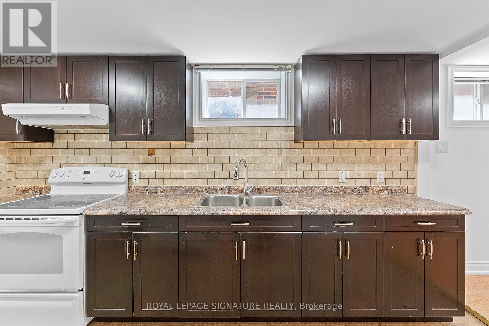 Lower - 502 Westmount Avenue, Toronto, Ontario  M6E 3N5 - Photo 7 - C12853416