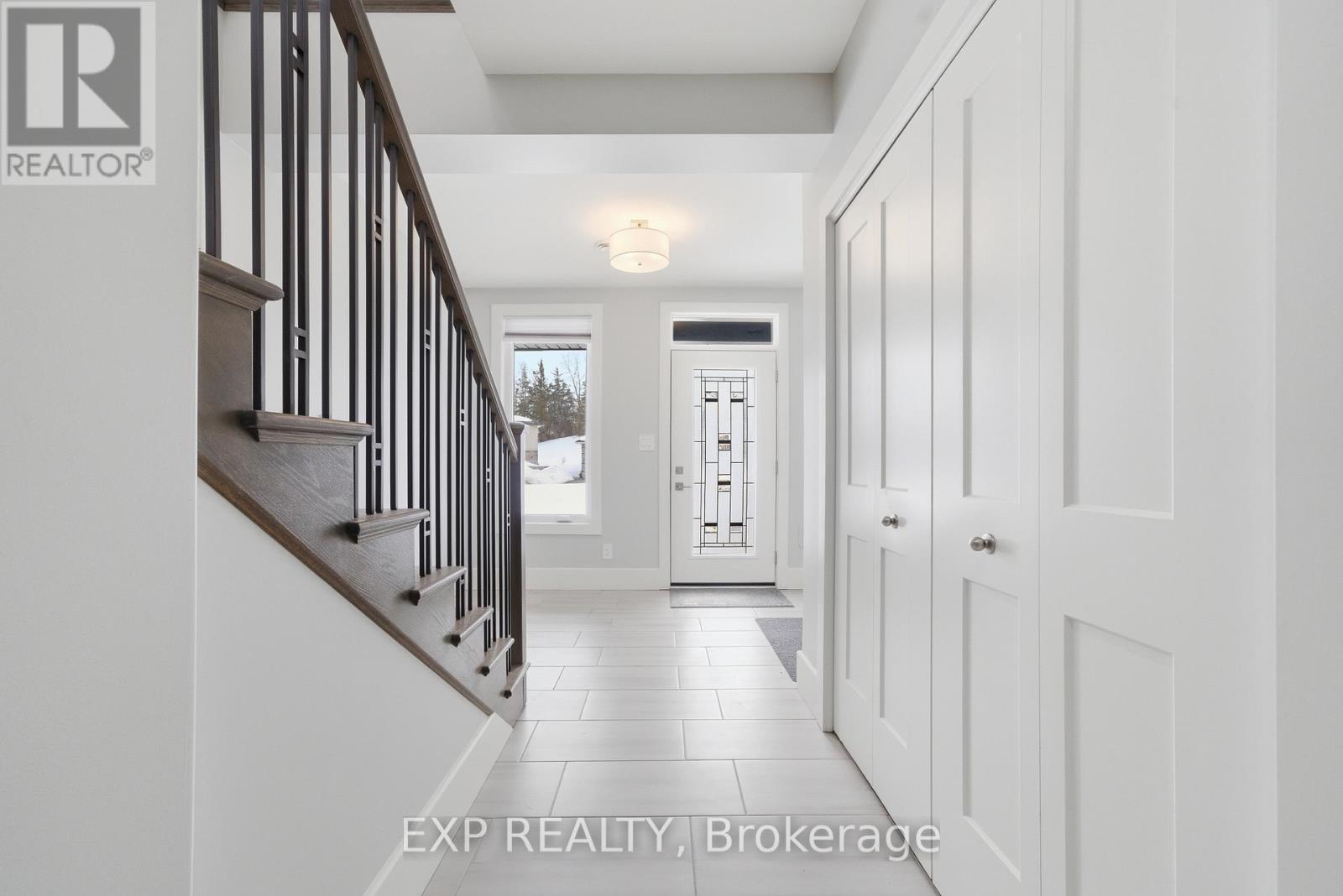 52 Meagan Lane, Quinte West (Frankford Ward), Ontario  K0K 2C0 - Photo 8 - X12857616