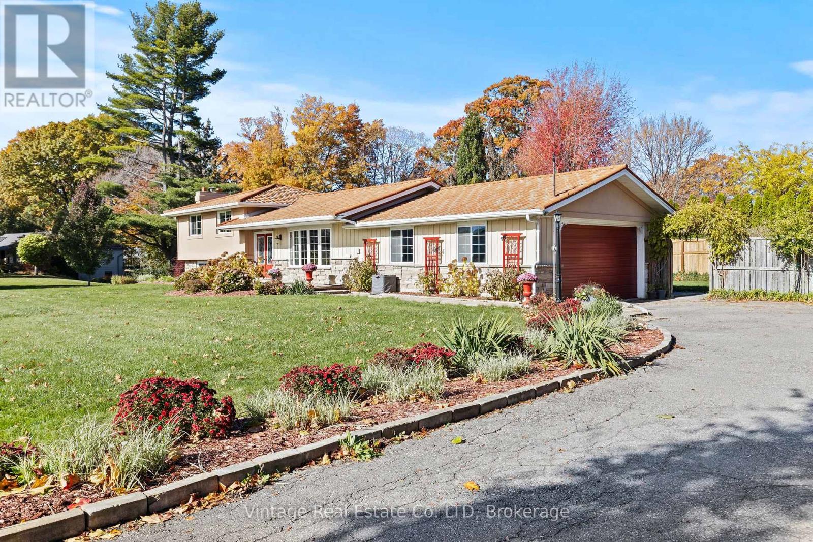 1841 Sunset Lane, St. Catharines, Ontario  L2R 6P9 - Photo 4 - X12857612