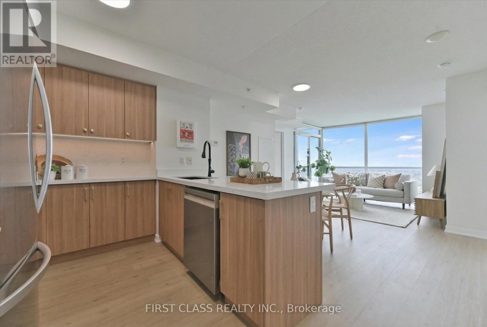 1902 - 5740 Yonge Street, Toronto, Ontario  M2M 0B1 - Photo 2 - C12857608