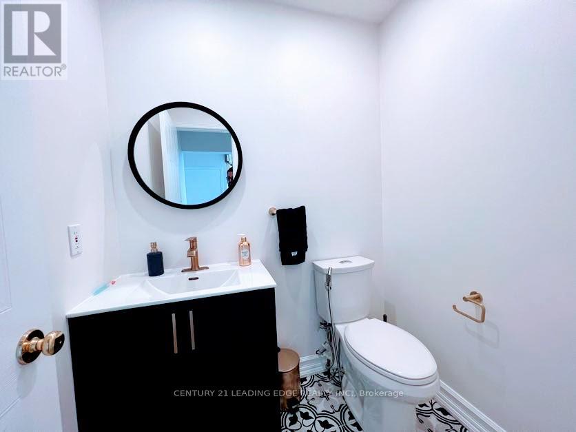 5 Opal Court, Whitchurch-Stouffville, Ontario  L4A 8C2 - Photo 8 - N12857610