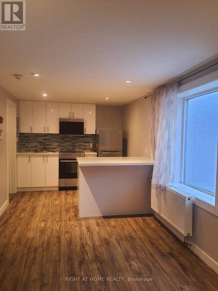 6 - 165 Berry Road, Toronto, Ontario  M8Y 1W4 - Photo 3 - W12857626