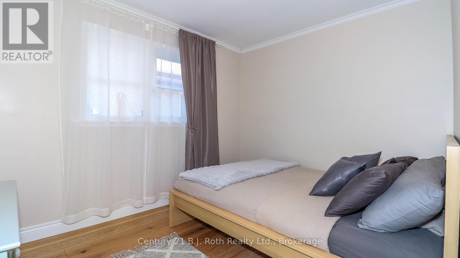 156 The Westway, Toronto, Ontario  M9P 2C1 - Photo 12 - W12810488