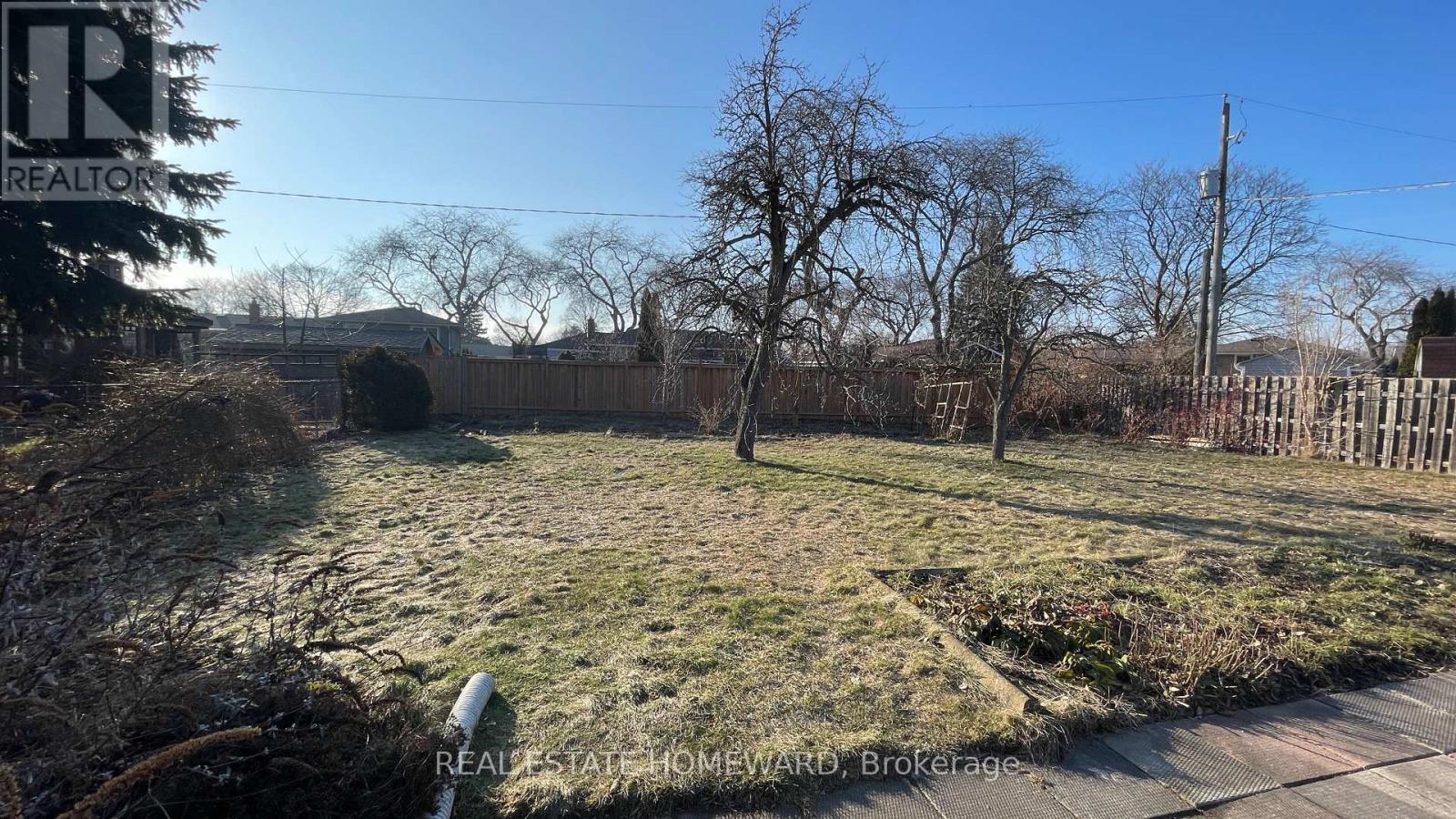 33 Strathcona Drive, St. Catharines, Ontario  L2M 2A8 - Photo 26 - X12853562