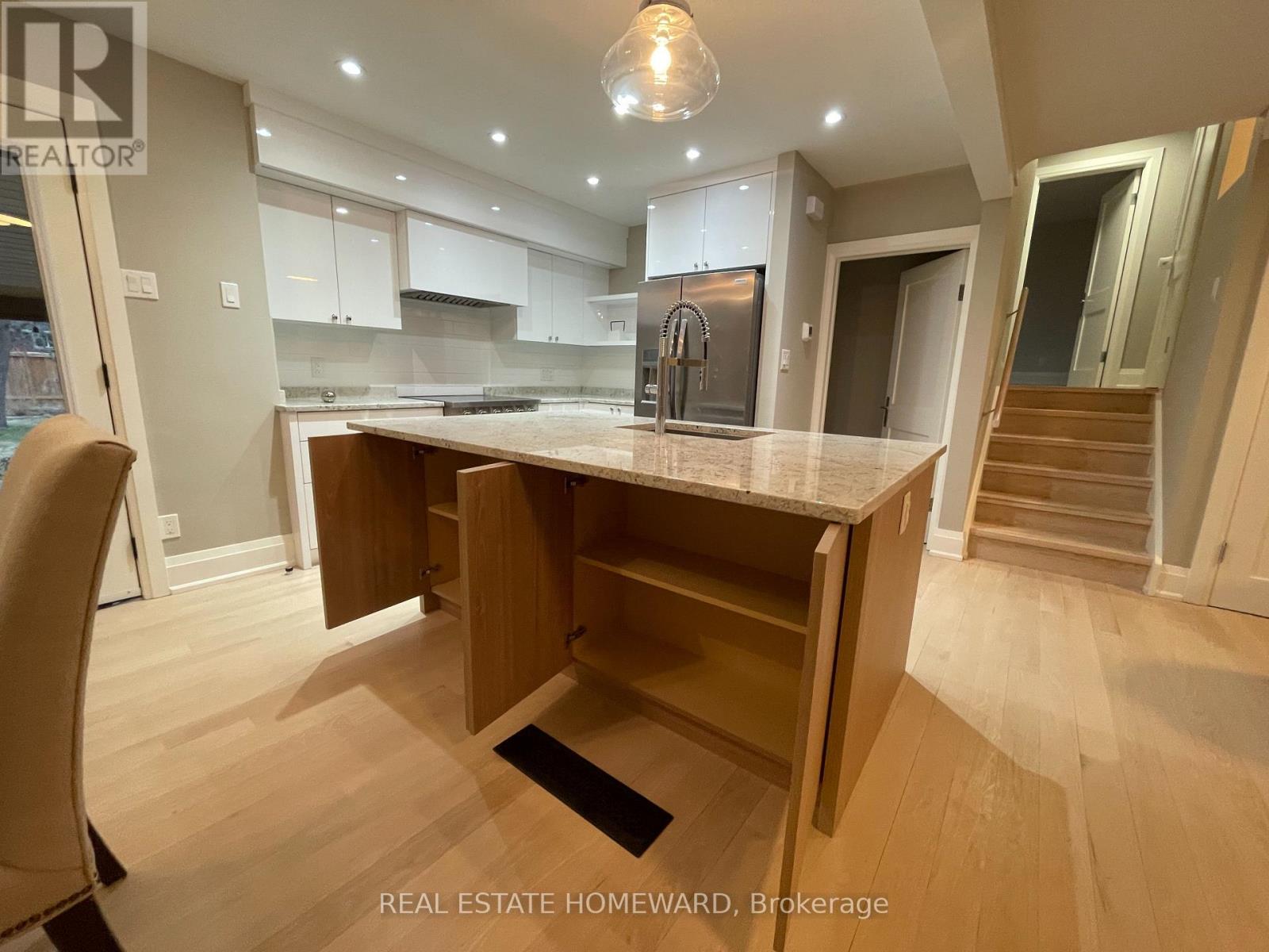 33 Strathcona Drive, St. Catharines, Ontario  L2M 2A8 - Photo 4 - X12853562