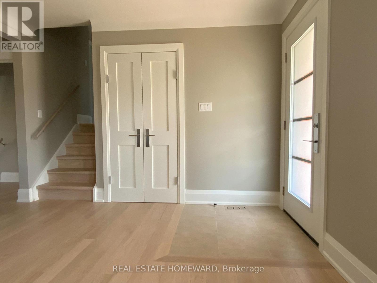 33 Strathcona Drive, St. Catharines, Ontario  L2M 2A8 - Photo 8 - X12853562