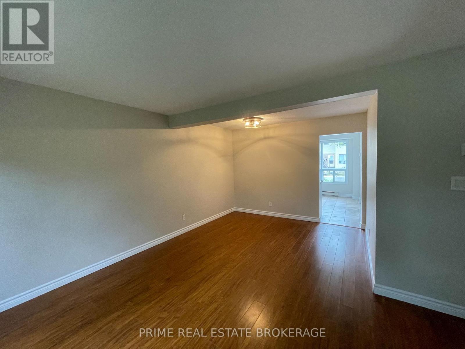 31 - 135 Belmont Drive, London South, Ontario  N6J 4J3 - Photo 4 - X12857632