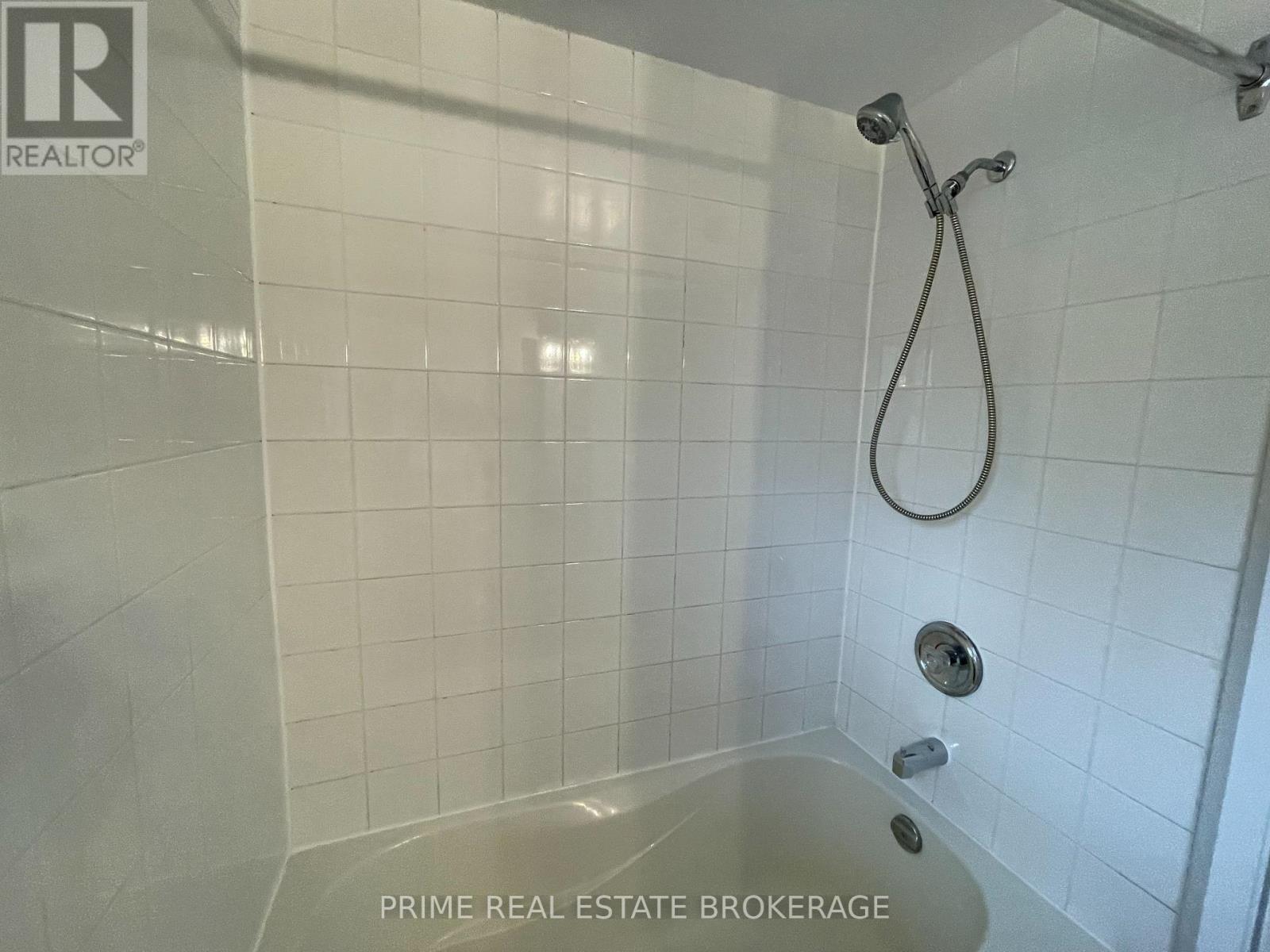 31 - 135 Belmont Drive, London South, Ontario  N6J 4J3 - Photo 7 - X12857632