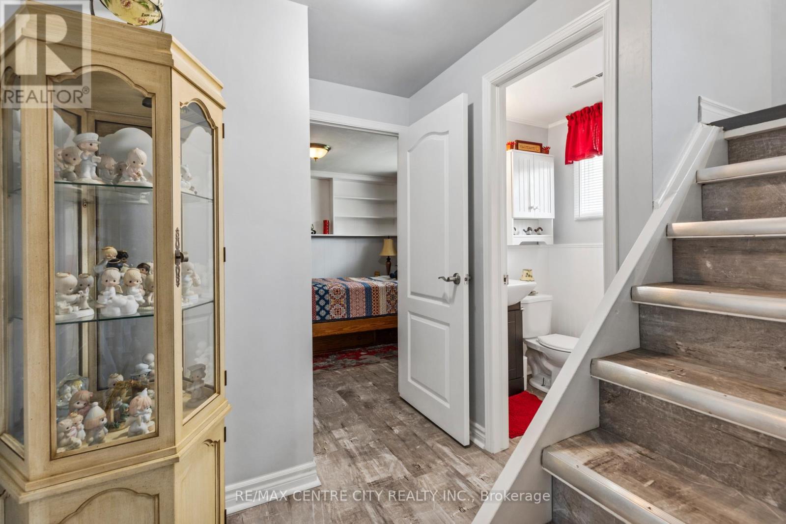 8 Parkview Drive, St. Thomas, Ontario  N5R 4B5 - Photo 15 - X12857636