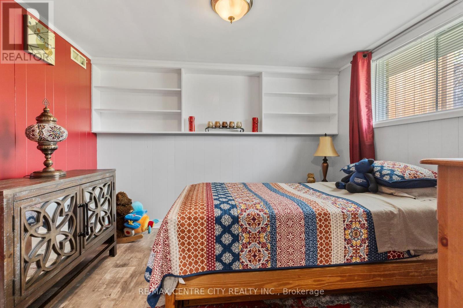 8 Parkview Drive, St. Thomas, Ontario  N5R 4B5 - Photo 16 - X12857636