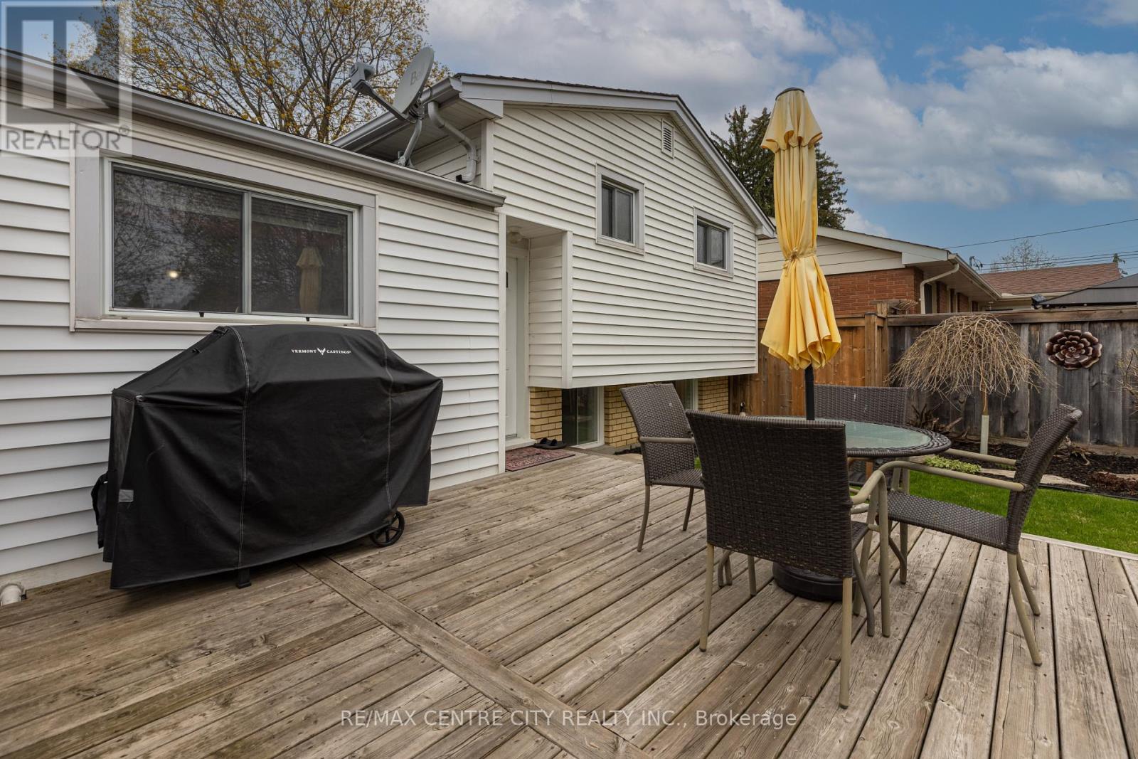 8 Parkview Drive, St. Thomas, Ontario  N5R 4B5 - Photo 32 - X12857636