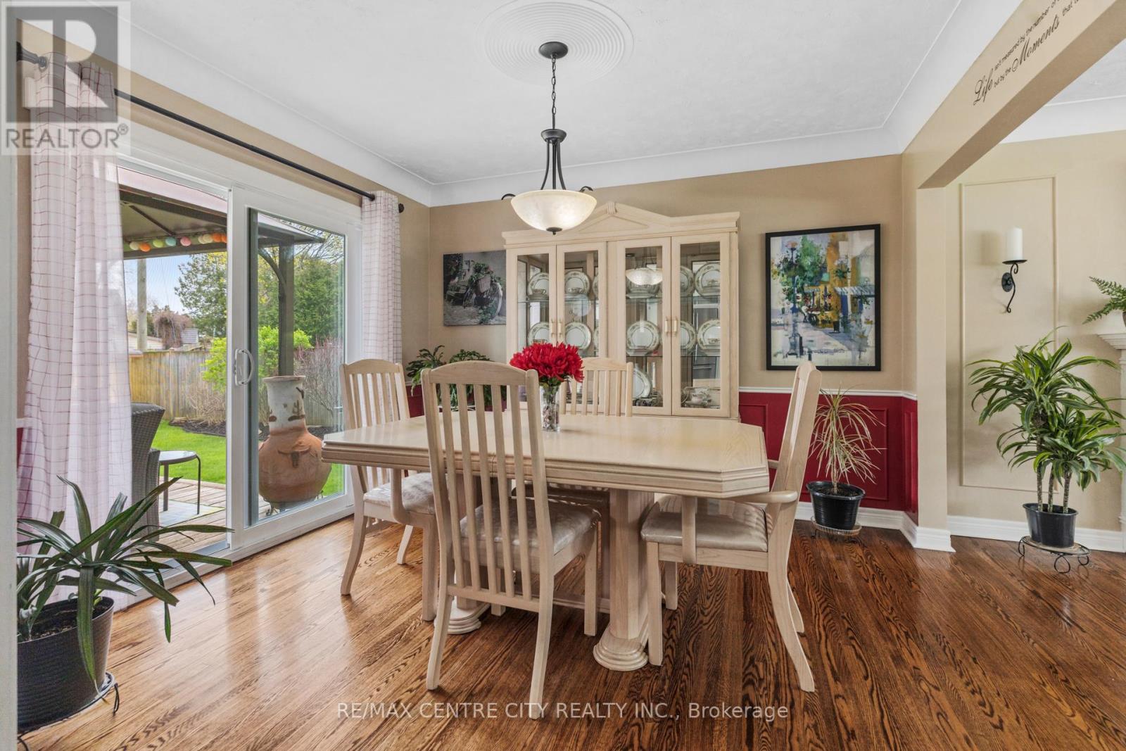 8 Parkview Drive, St. Thomas, Ontario  N5R 4B5 - Photo 6 - X12857636