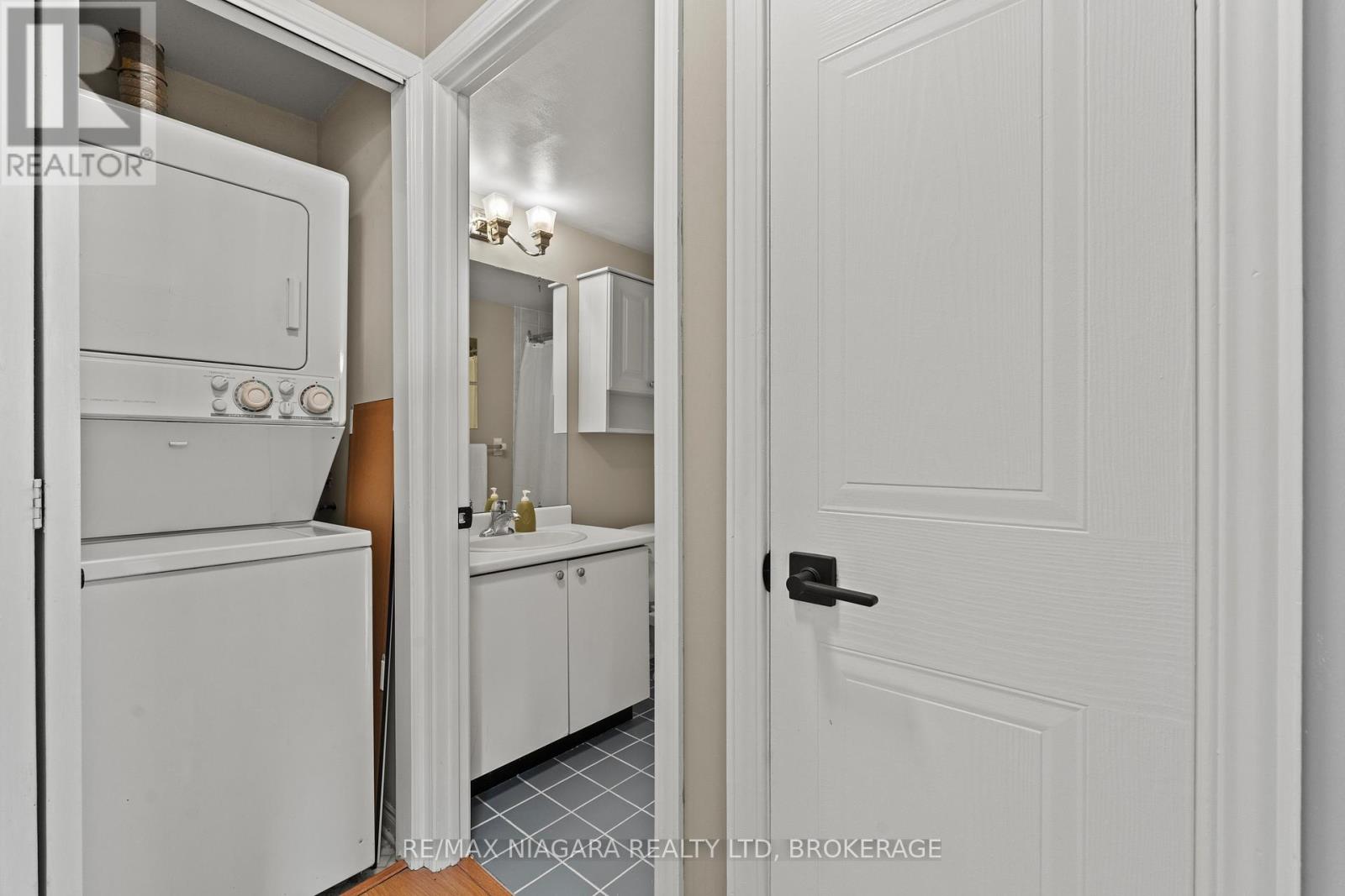 601 - 81 Scott Street, St. Catharines, Ontario  L2N 7L5 - Photo 25 - X12851286