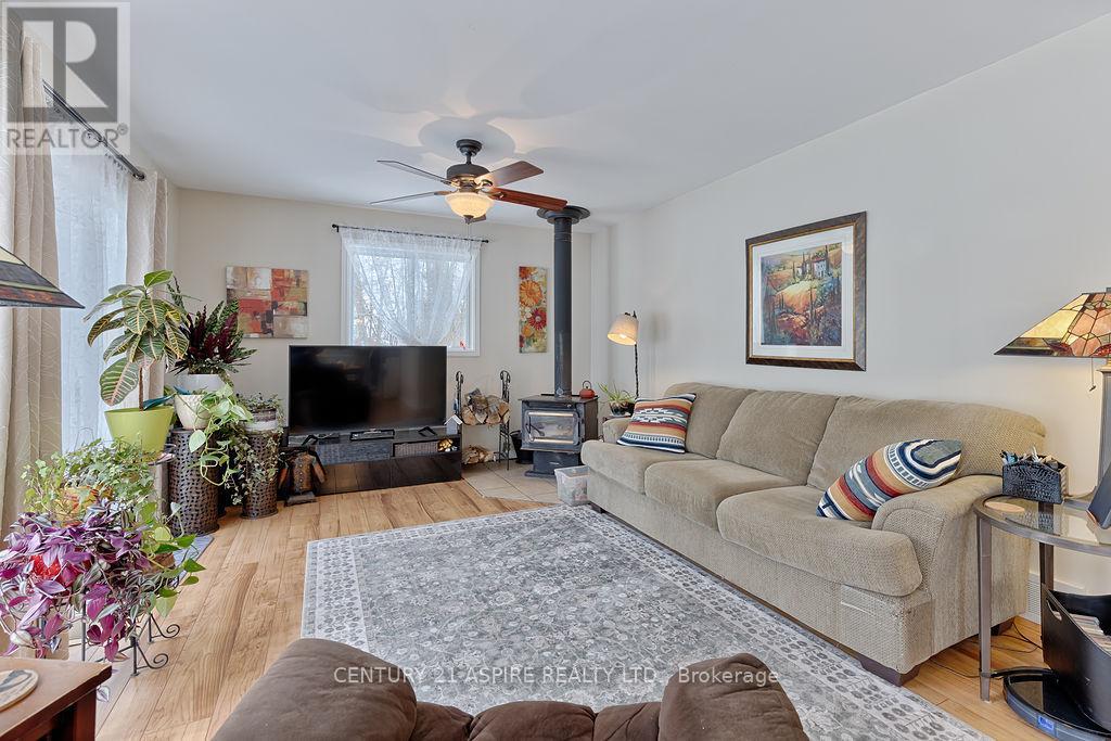 45 Columbine Lane, North Algona Wilberforce, Ontario  K0J 1T0 - Photo 21 - X12857658