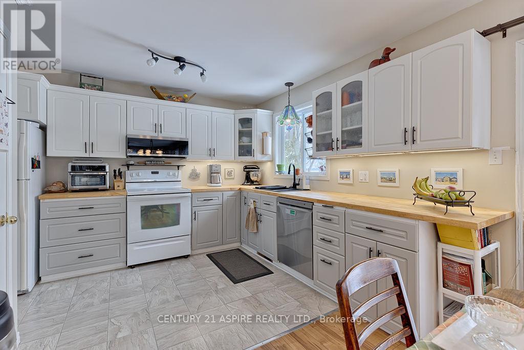 45 Columbine Lane, North Algona Wilberforce, Ontario  K0J 1T0 - Photo 23 - X12857658