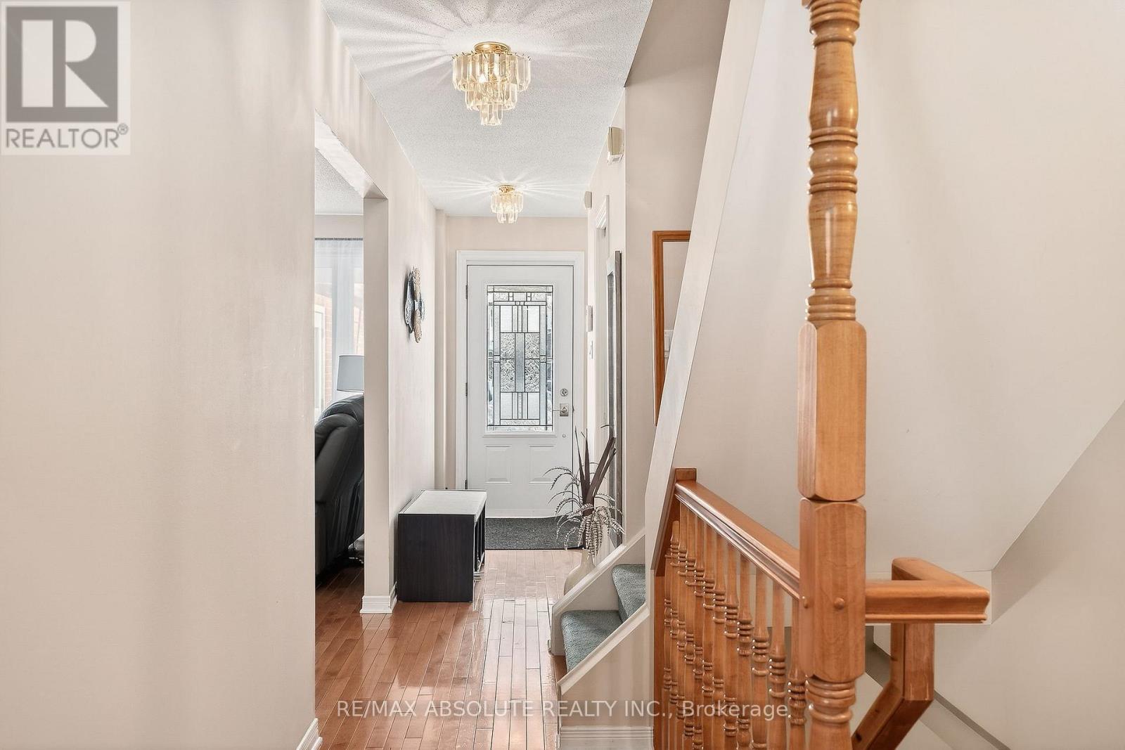 1475 Deavy Way, Ottawa, Ontario  K1E 2W7 - Photo 5 - X12857656