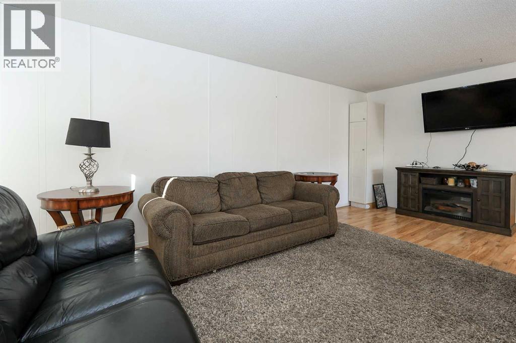 49 Overdown Drive, Red Deer, Alberta  T4N 5C9 - Photo 4 - A2291509
