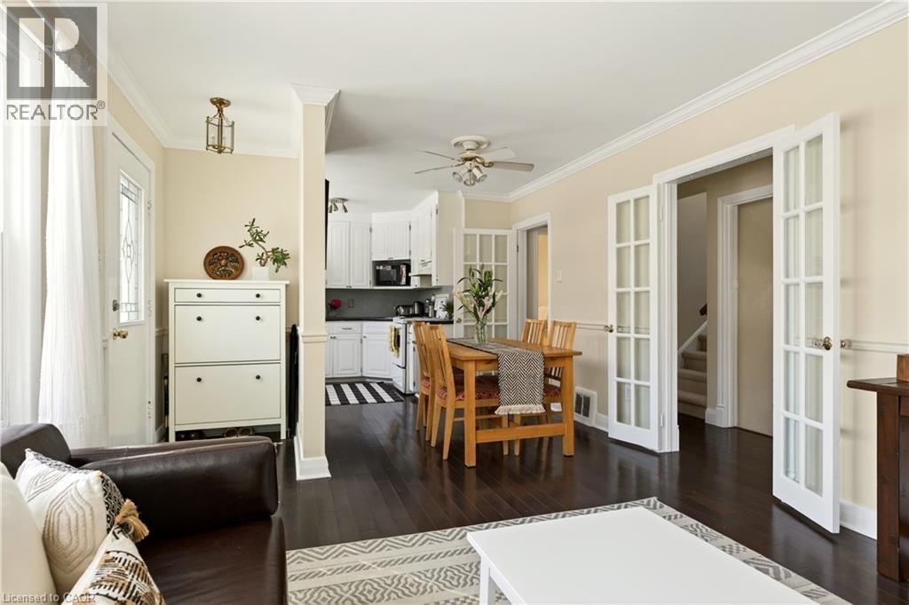 2067 Maplewood Drive, Burlington, Ontario  L7R 2C6 - Photo 3 - 40805859