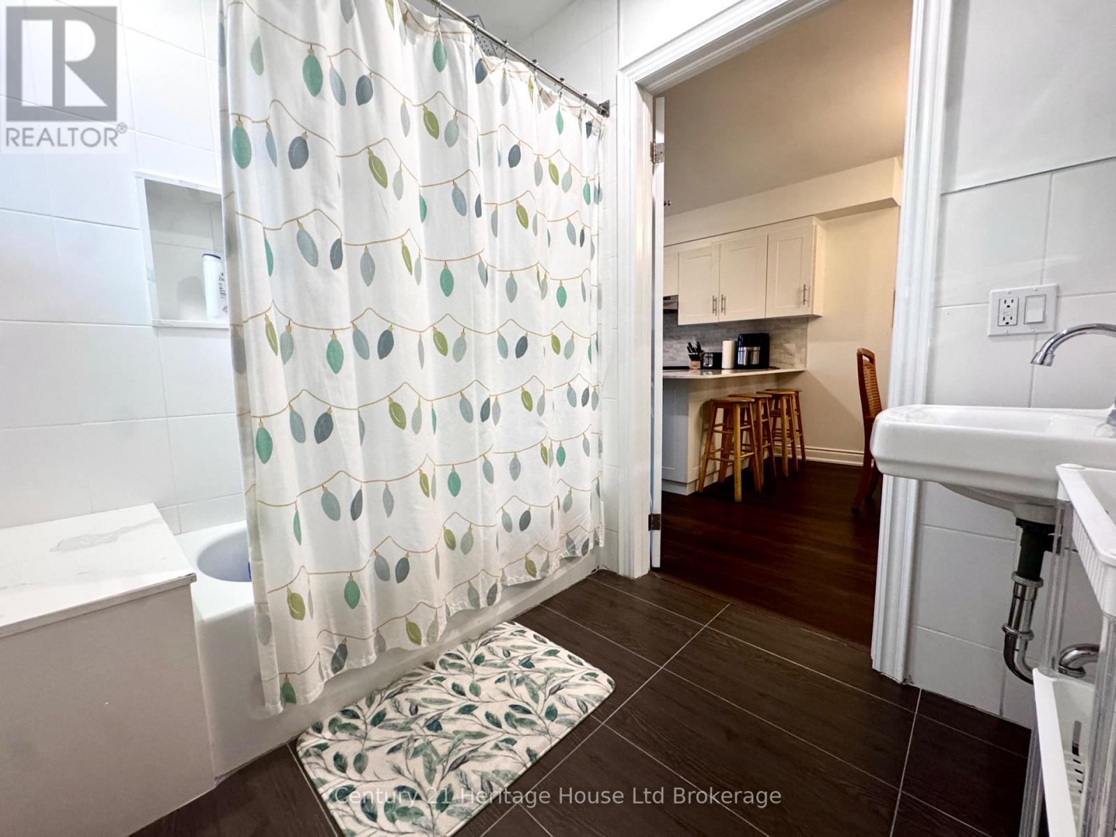 5138 Willmott Street, Niagara Falls, Ontario  L2E 2A3 - Photo 13 - X12852758