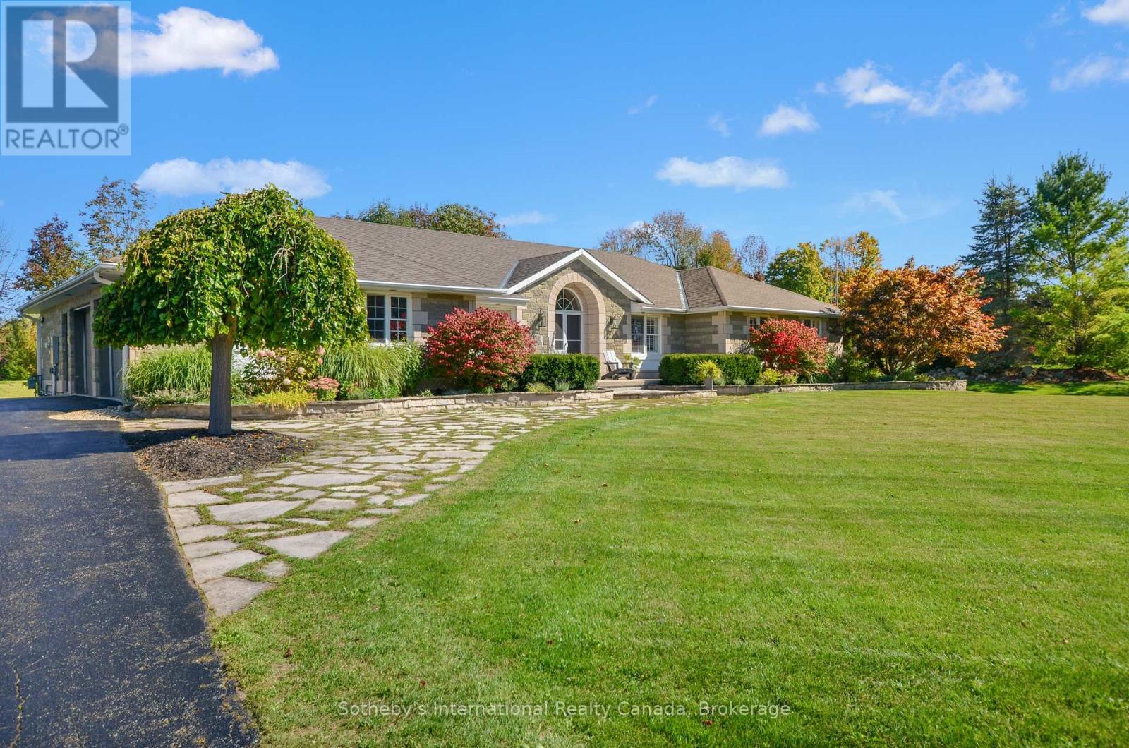 447 Union Street, Meaford, Ontario  N4L 1W7 - Photo 12 - X12855870