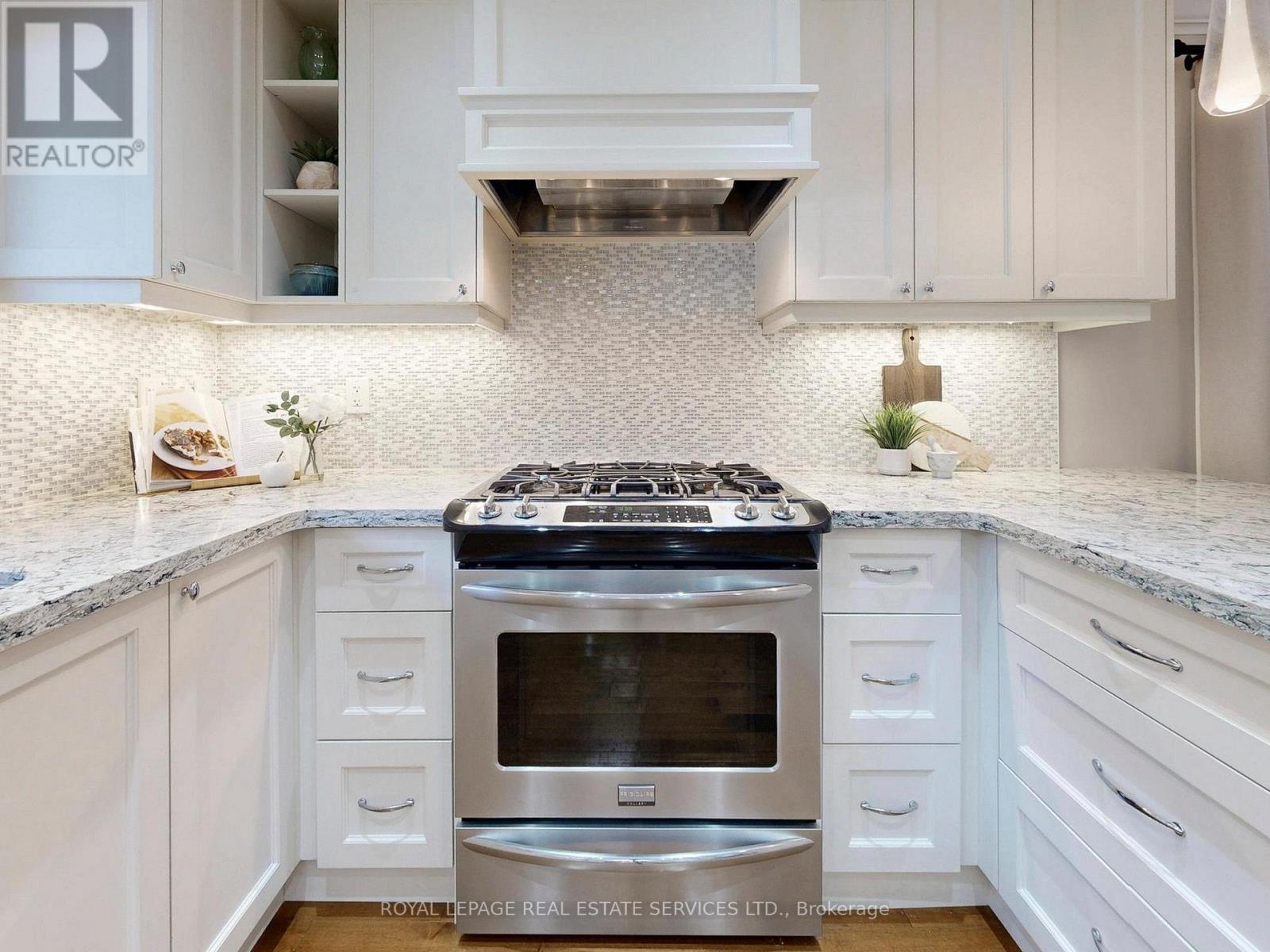 219 Grandview Avenue, Markham, Ontario  L3T 1J3 - Photo 11 - N12857642