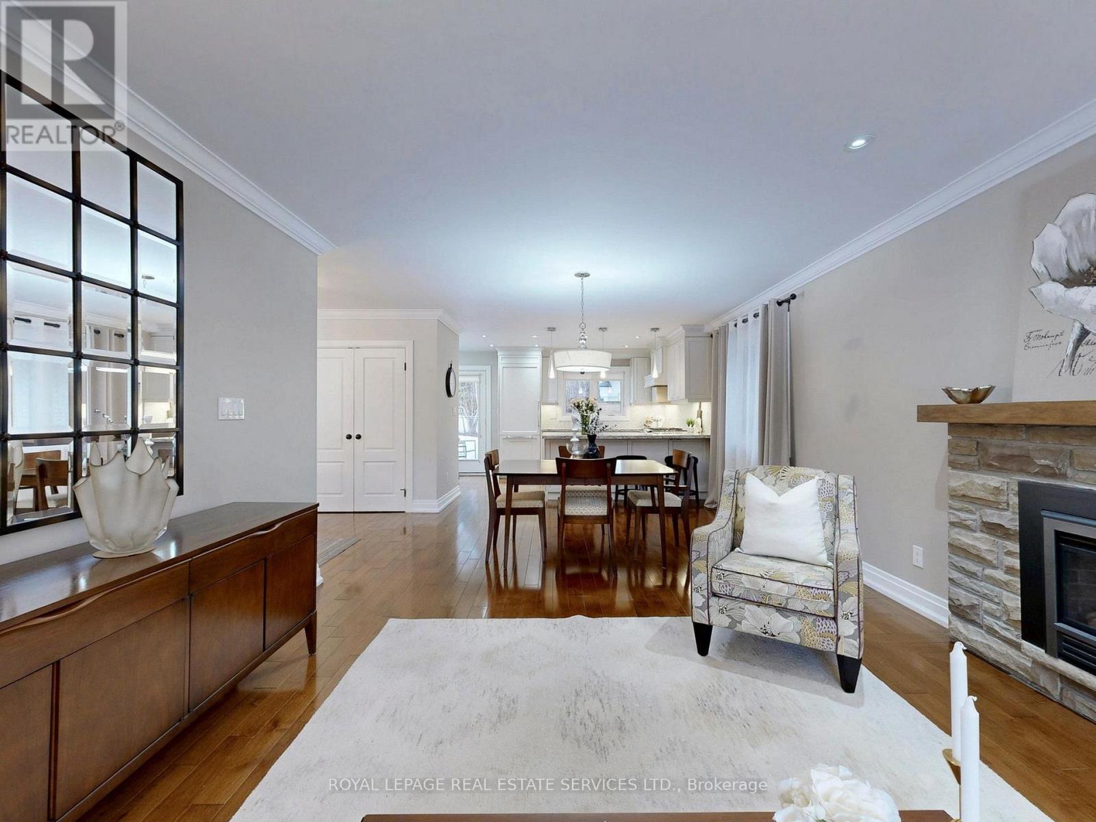 219 Grandview Avenue, Markham, Ontario  L3T 1J3 - Photo 5 - N12857642