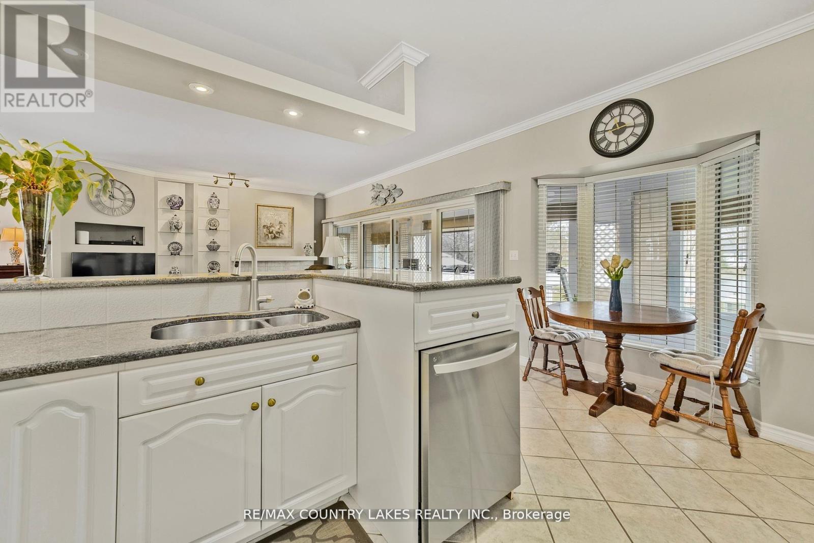 50 Laguna Parkway, Ramara, Ontario  L0K 1B0 - Photo 14 - S12857646