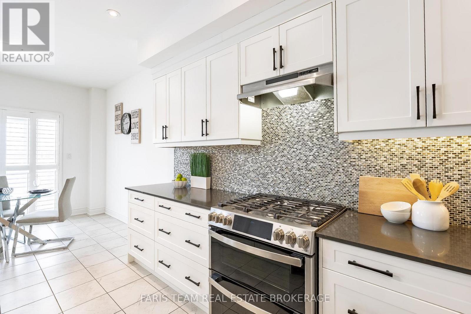 27 Harvest Crescent, Barrie, Ontario  L9J 0T3 - Photo 9 - S12857676