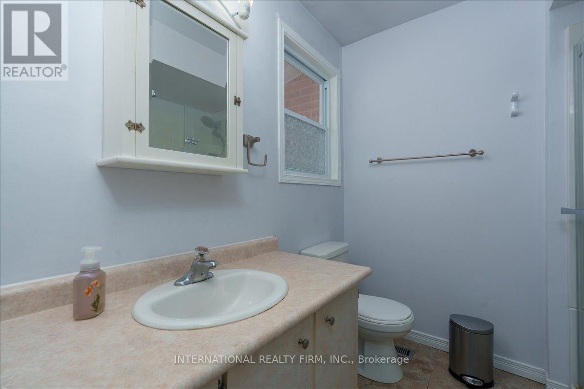 1029 Zante Crescent, Mississauga (Clarkson), Ontario  L5J 4M6 - Photo 14 - W12857644