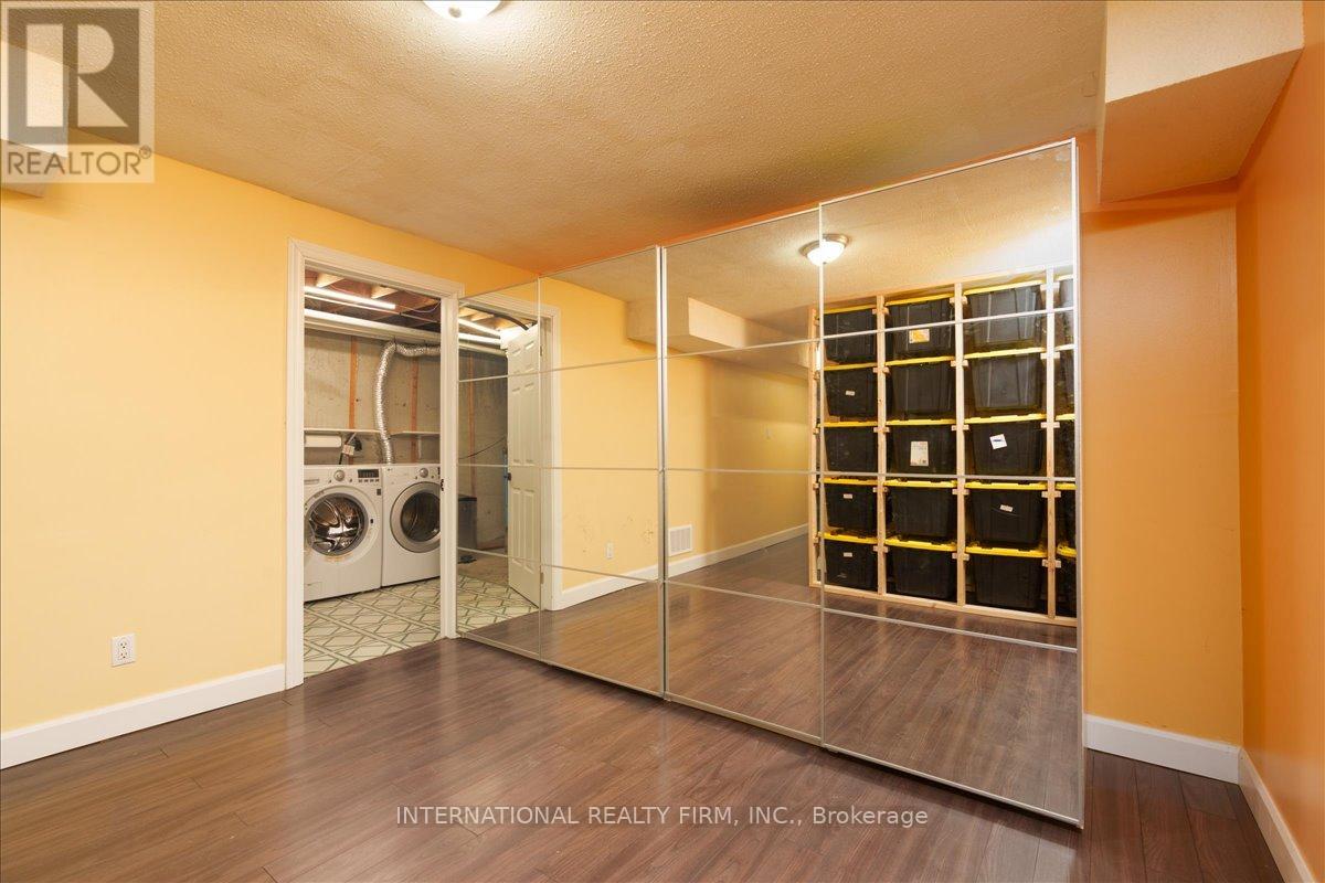 1029 Zante Crescent, Mississauga (Clarkson), Ontario  L5J 4M6 - Photo 19 - W12857644