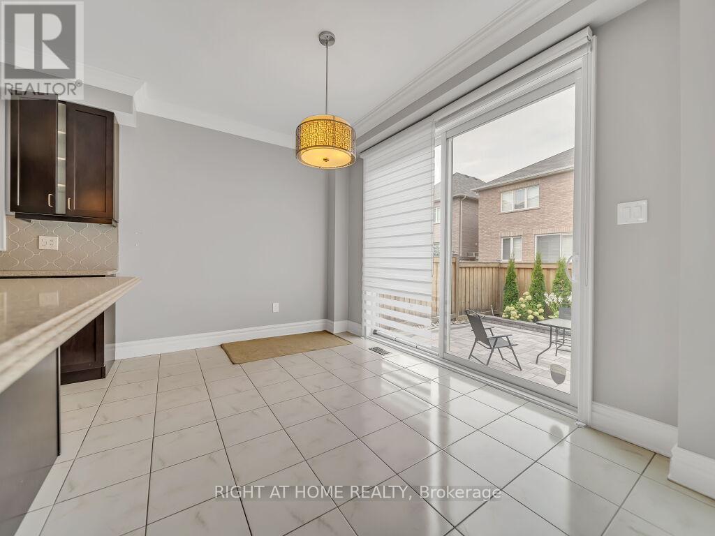 1348 Whitney Terrace, Milton, Ontario  L9E 0B8 - Photo 12 - W12857664