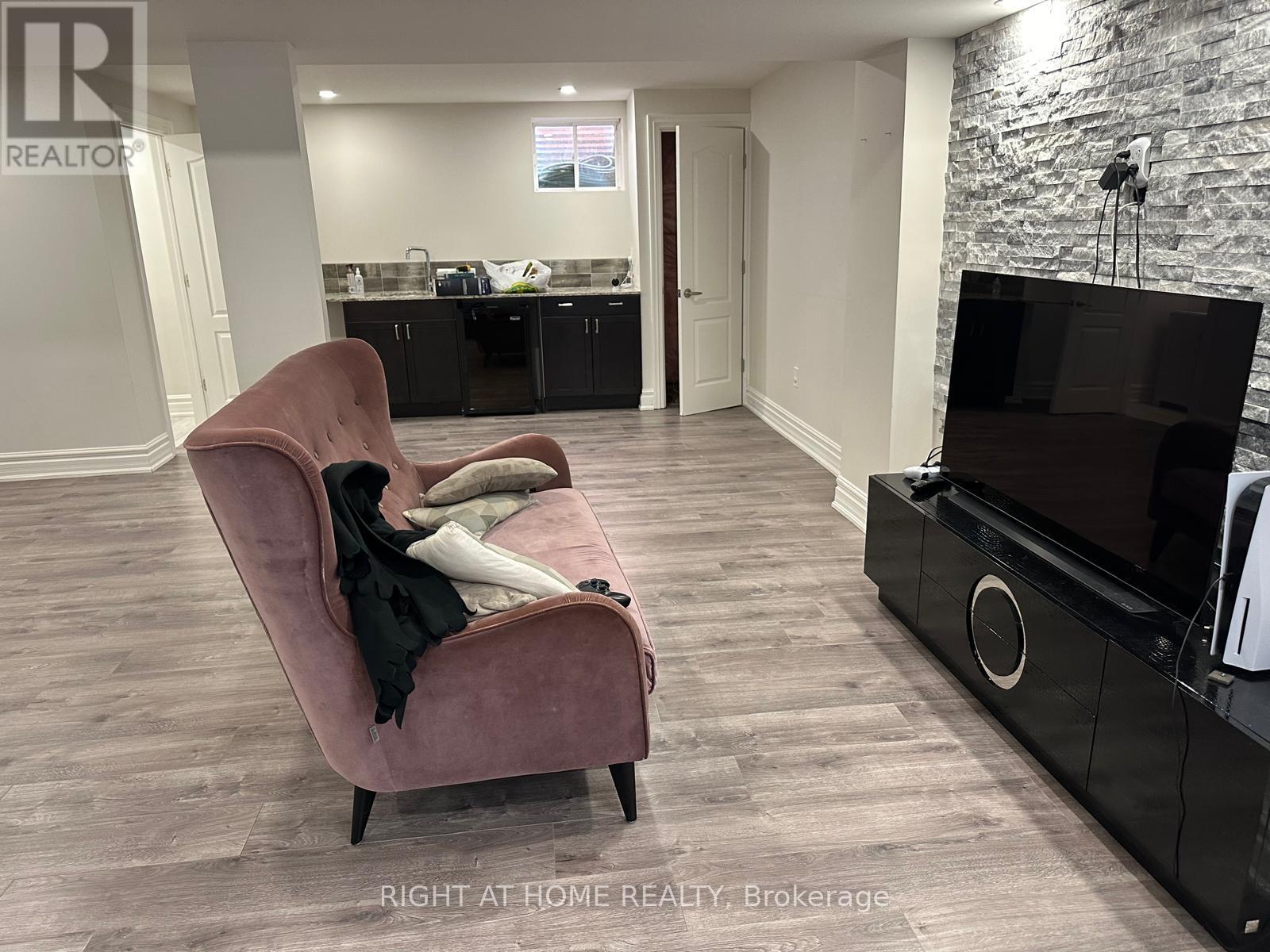 1348 Whitney Terrace, Milton, Ontario  L9E 0B8 - Photo 39 - W12857664