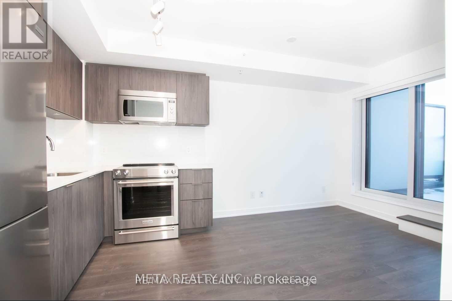 3 - 30 Samuel Way, Toronto (Islington-City Centre West), Ontario  M9B 0C9 - Photo 3 - W12857674