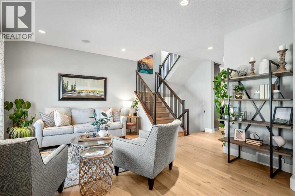 3040 28 Street Sw, Calgary, Alberta  T3E 2J5 - Photo 4 - A2290574