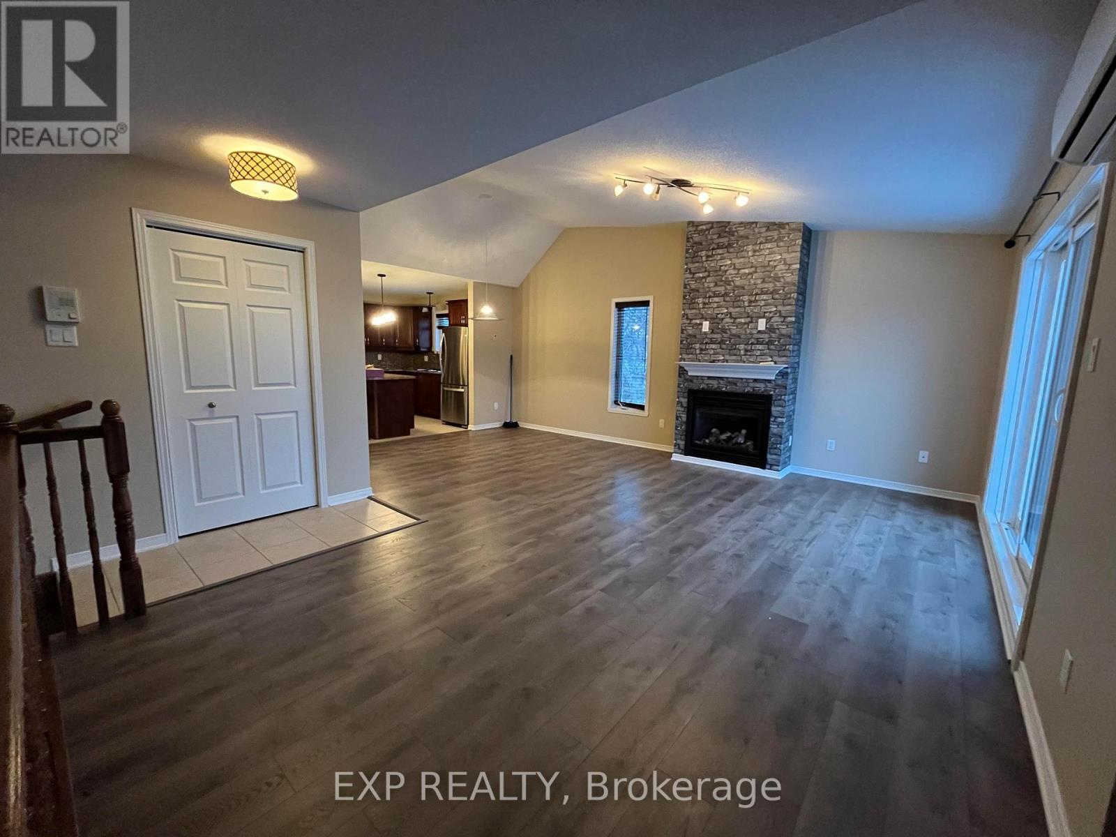 509 - 205 Eliot Street, Clarence-Rockland, Ontario  K4K 0G4 - Photo 2 - X12842822