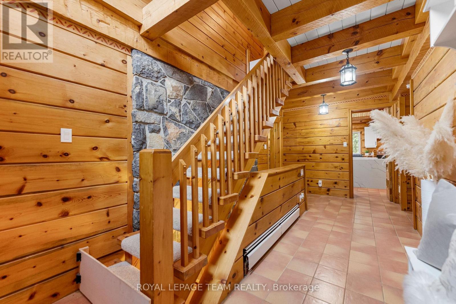 9 Hubertine Gate, Ottawa, Ontario  K2S 1S5 - Photo 4 - X12857692