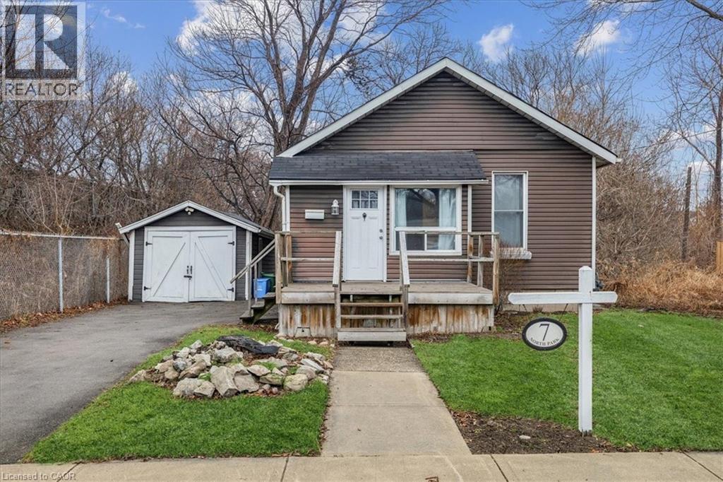 7 NORTH PARK Avenue, Hamilton, Ontario