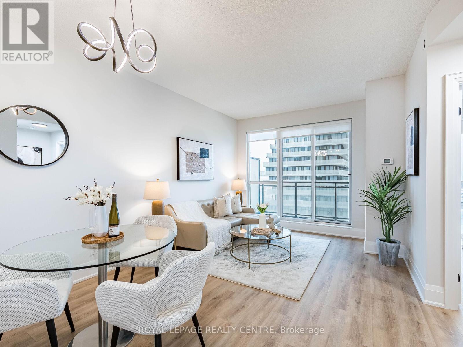 809 - 4011 Brickstone Mews, Mississauga, Ontario  L5B 0G3 - Photo 2 - W12805900