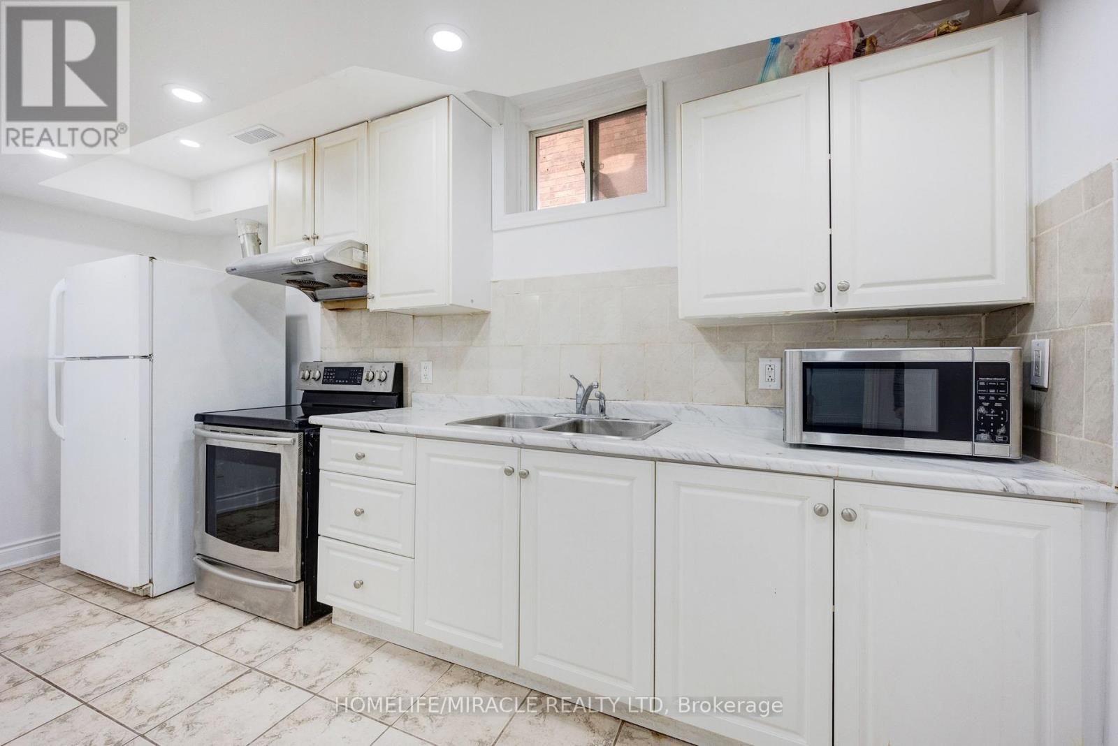 98 Speedwell Street, Brampton, Ontario  L6X 5H1 - Photo 5 - W12838522