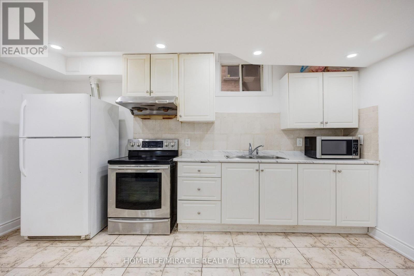 98 Speedwell Street, Brampton, Ontario  L6X 5H1 - Photo 4 - W12838522