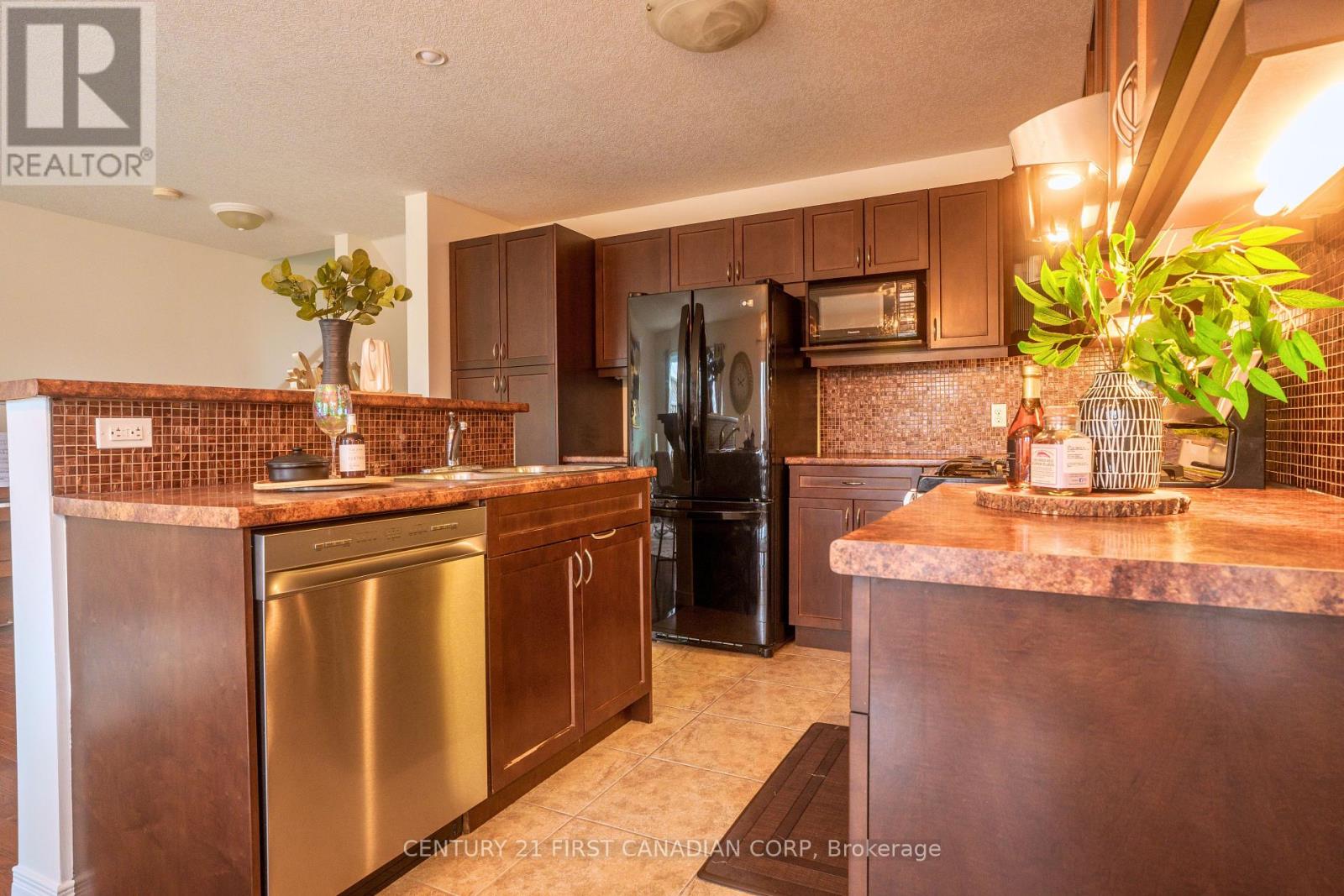 1 - 582 Hyde Park Road, London North, Ontario  N6H 3S1 - Photo 15 - X12842030