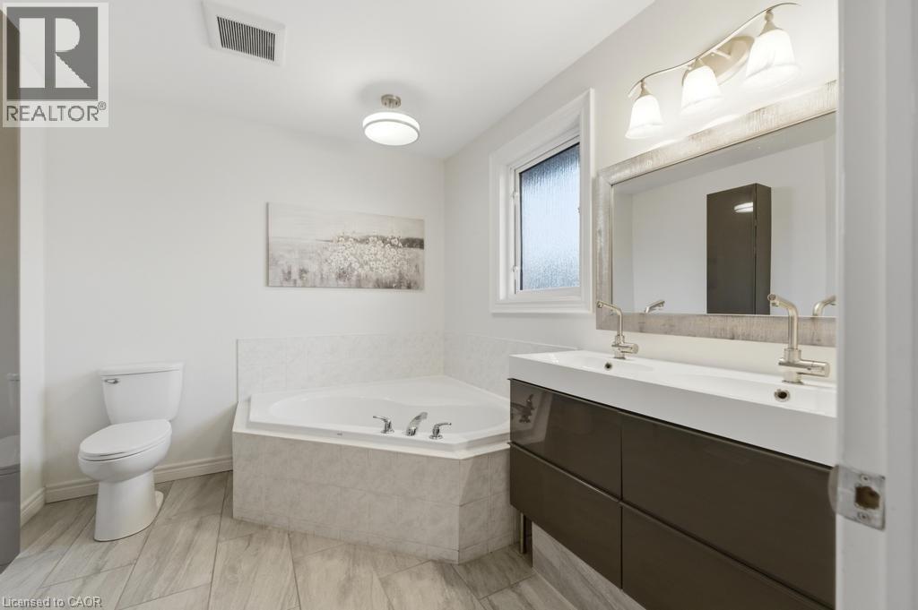 7 Vidal Court, Grimsby, Ontario  L3M 5R8 - Photo 16 - 40810267